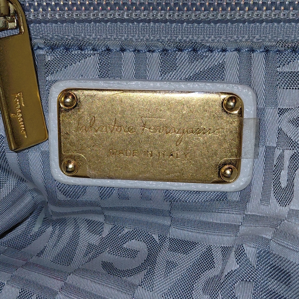 Ferragamo Gancini Satchel Tote Soft Off White Pebbled Leather! - Picture 5 of 16